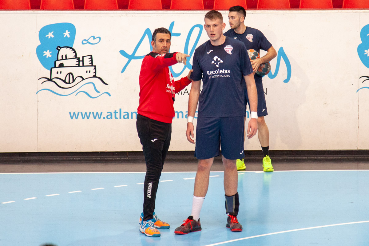 Robin Dourte comparte entrenamiento con el Recoletas Atlético Valladolid